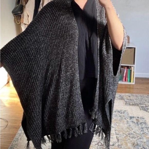 American Eagle Outfitters Sweaters - American Eagle Outfitters Black and Gray Knit Poncho/Shrug